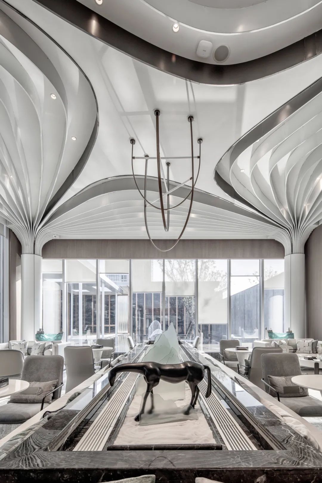 华鸿售楼中心——现代艺术与自然环境的和谐共生-49