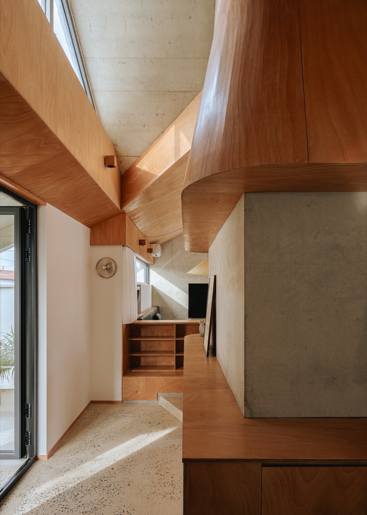 十字交叉之家 – 一朵屋面下的安顿与穿梭丨中国北京丨察社办公室-116