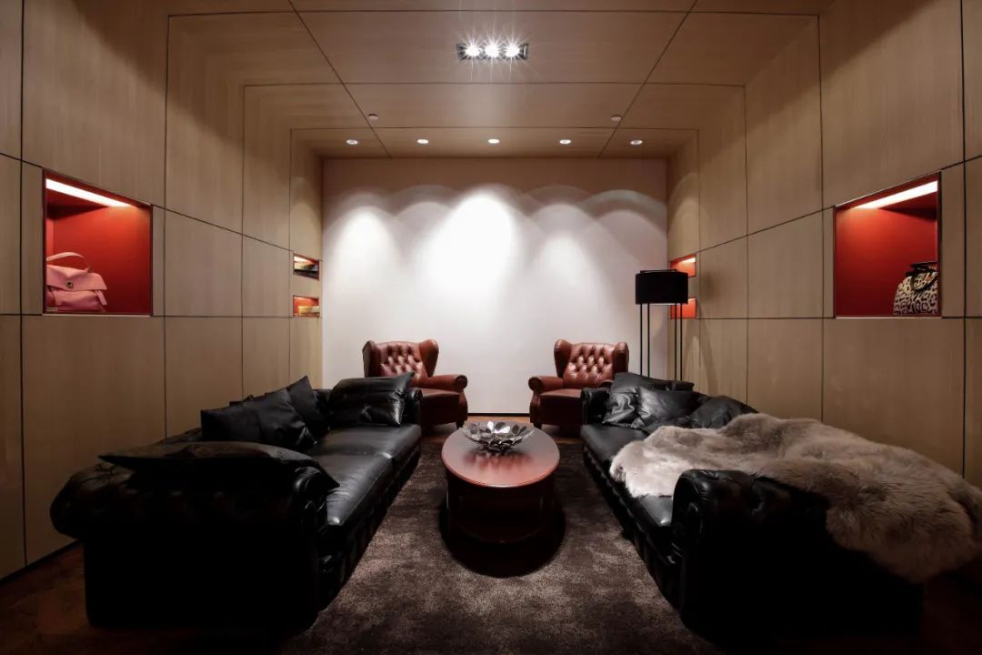 摩登几何,木融设计打造高端奢侈品店-81