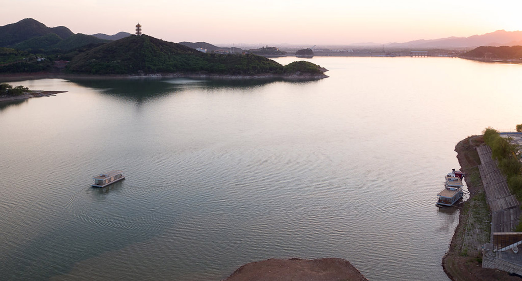 “漂浮之翼”度假船屋，中国 / FRIDAY-55