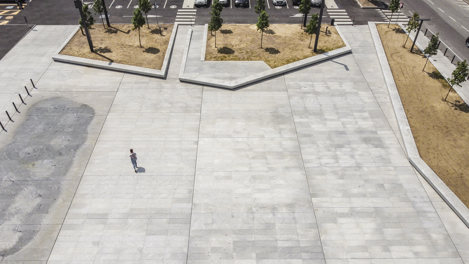 意大利 Darfo Boario Terme 公共空间-13