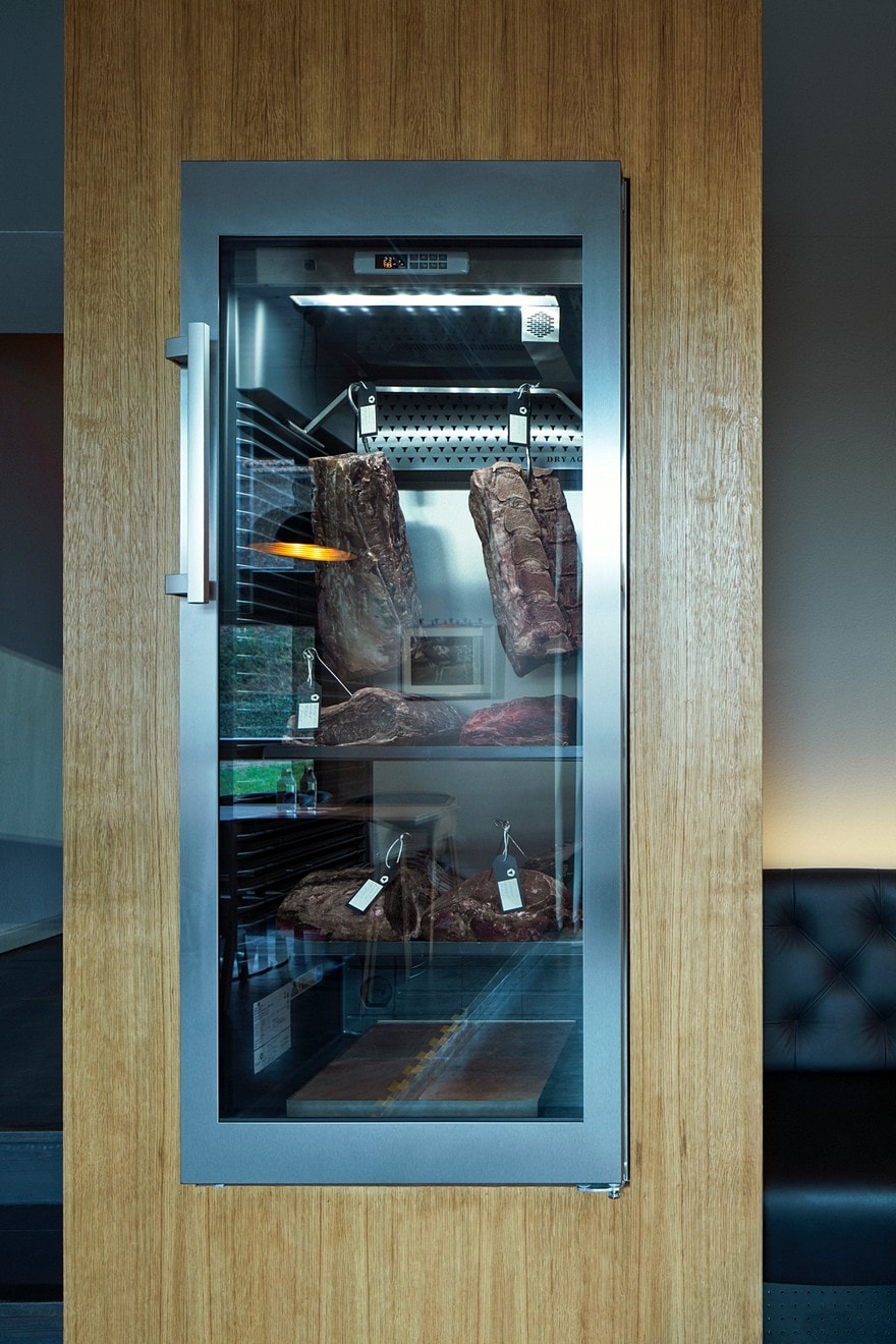 Dock House Restaurant Interior Reconstruction / Mar.s Architects-13