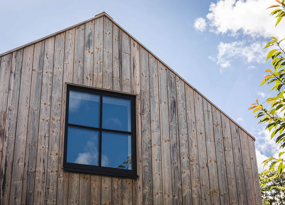 瑞典木质石质时尚自然住宅-35