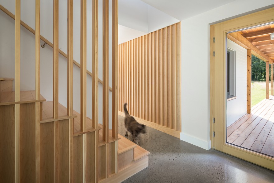 Hayfield House Features Traditional Forms and Modern Interior Design-19