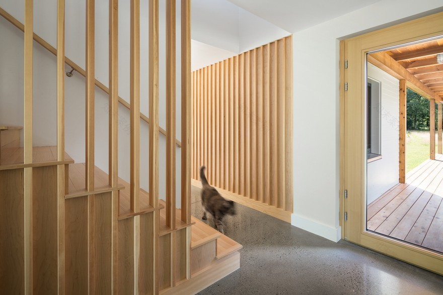 Hayfield House Features Traditional Forms and Modern Interior Design-19