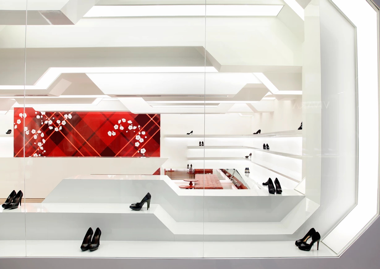 QUEEN SHOES STORE Guilherme Torres-1