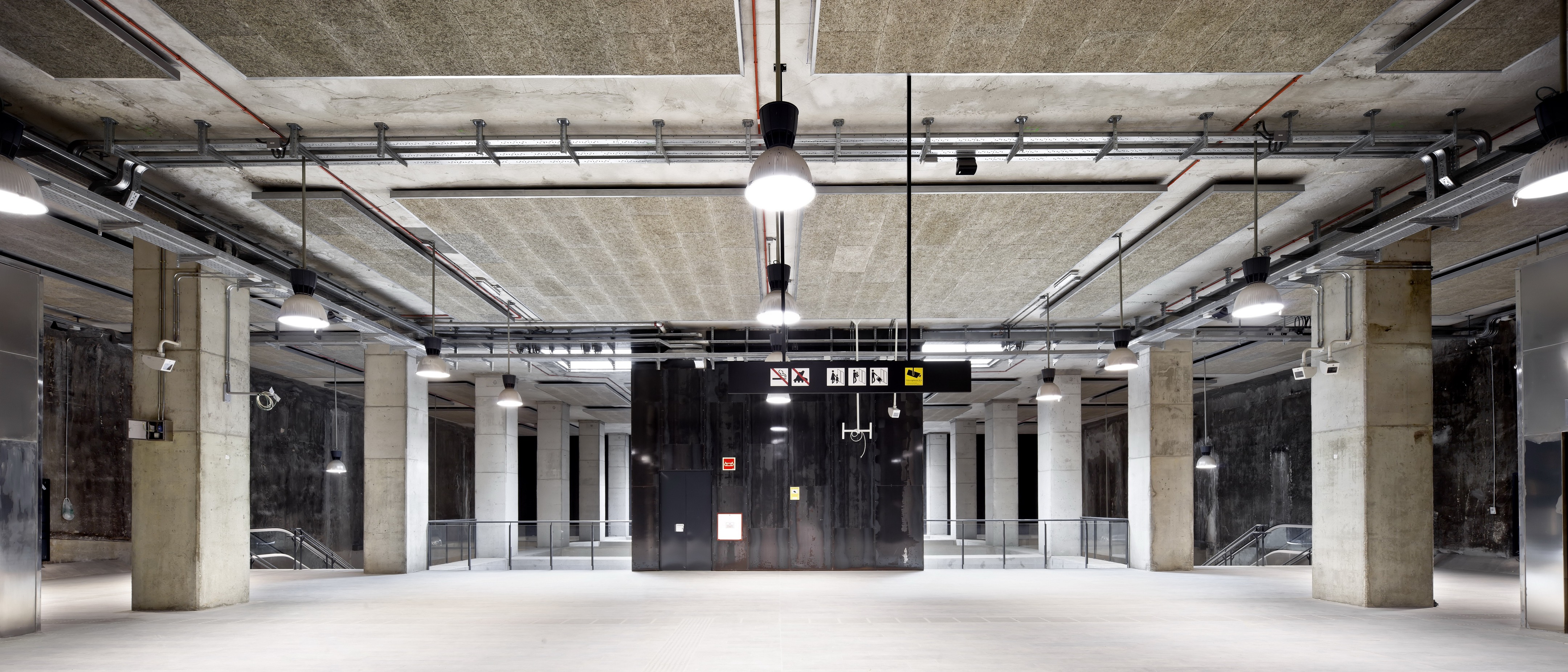 西班牙 L9 地铁线三站点的地下建筑设计-14