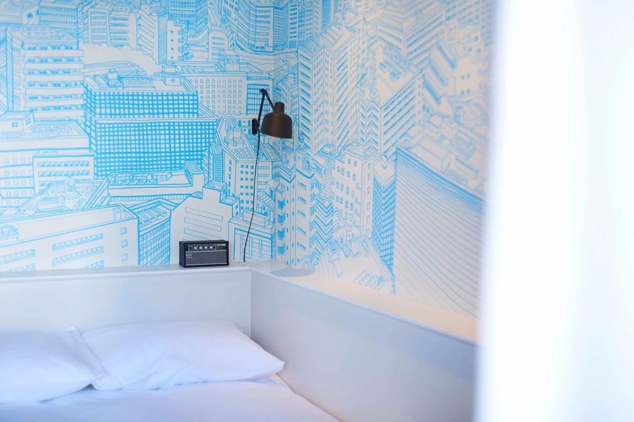 这个LOFT酒店装潢简单 / 住一晚却要6000块-95