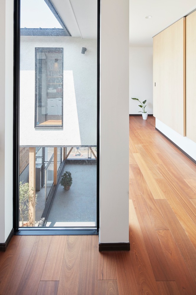 日本“吊脚楼”住宅 | 半室外空间与环保设计-3