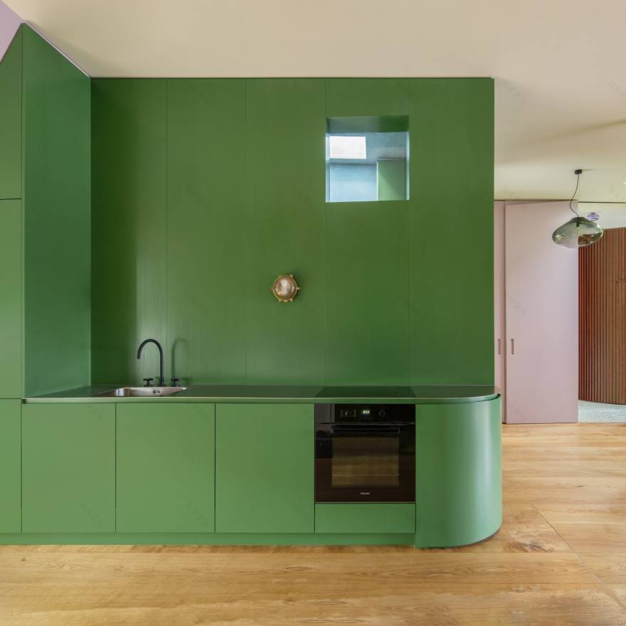 400 平米柏林 Charlottenburg 顶层公寓,打造自家小城的独特设计-0