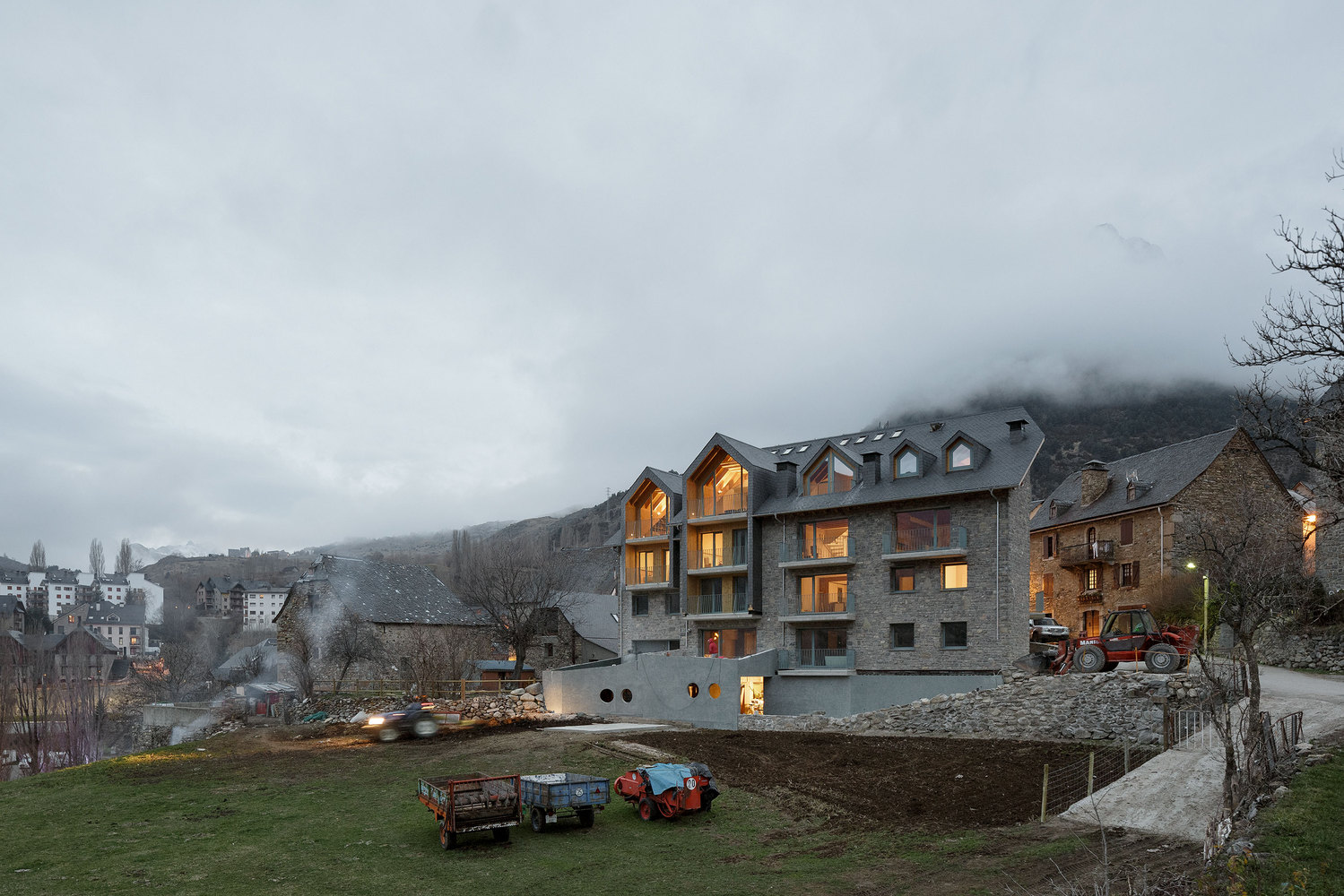 融合地域特色的环保共生社区-25