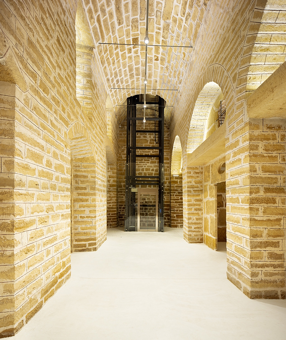 西班牙 Piedra 大楼翻新 | 纯手工石砌艺术的现代诠释-19