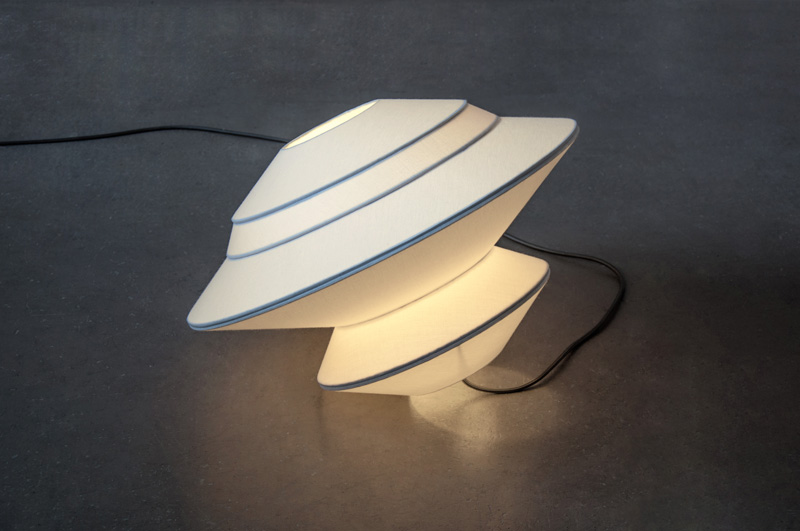 轻盈披风（这里Mantle常见意思为披风、斗篷 ，Light结合语境推测为轻盈的 ，最终翻译要结合具体的专业领域，若该翻译不符合你想要的，请提供更多背景信息） 丨Studio Marc Trotereau-16