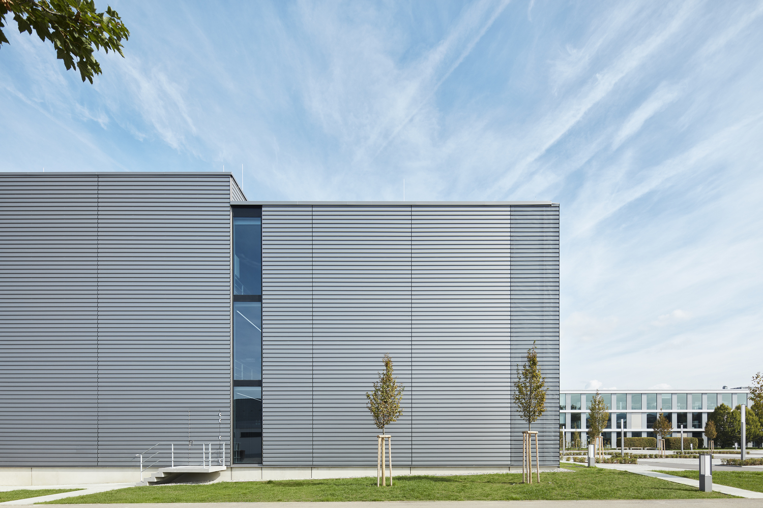 德企 EMAG 总部扩建，生产办公一体化呈现现代工业风-32