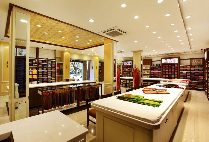 班加罗尔Thirumala Silks印度女装店面设计-11