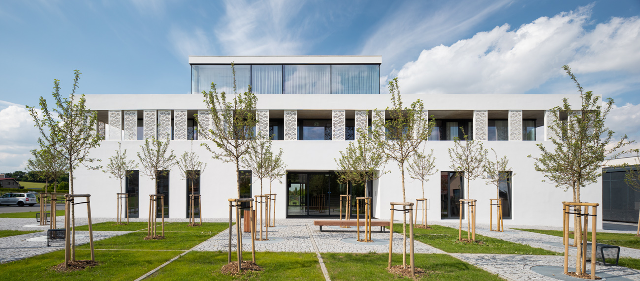 Dům služeb v Palkovicích（帕尔科维采服务楼）丨Jaroslav Holub,Lenka Krhovjáková等团队-16