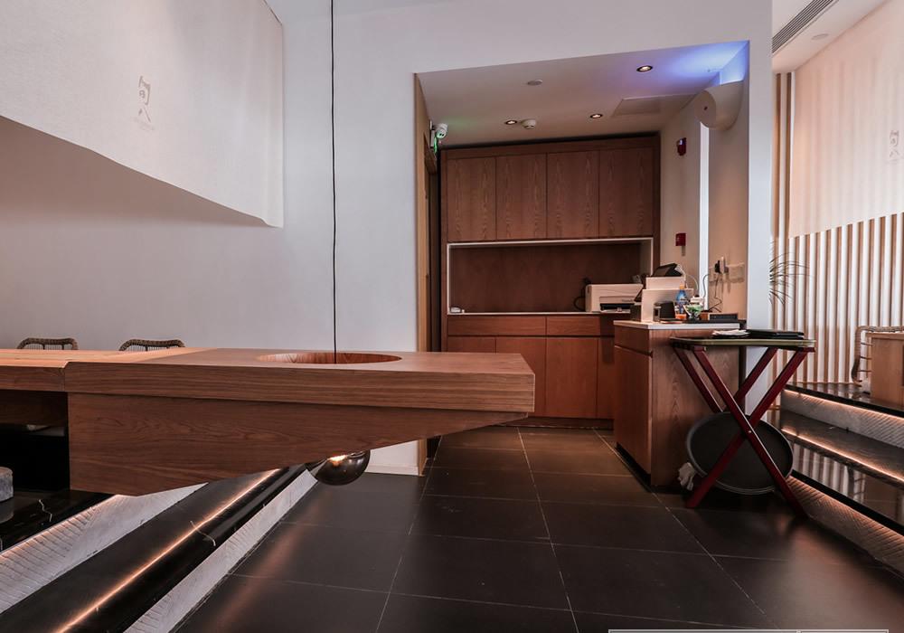 旬八办公室的现代简约设计-2