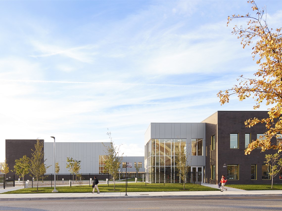 美国曼苏托高中-3