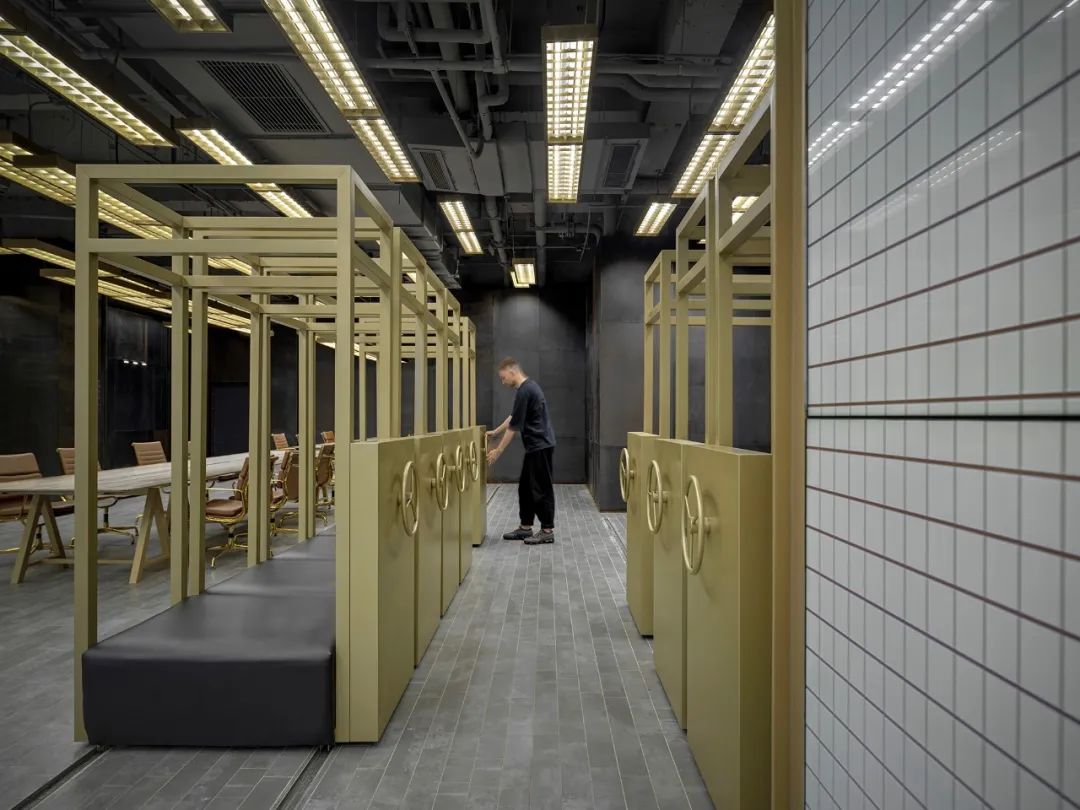 电影创作空间 | 金色闪耀的灵感之地-10