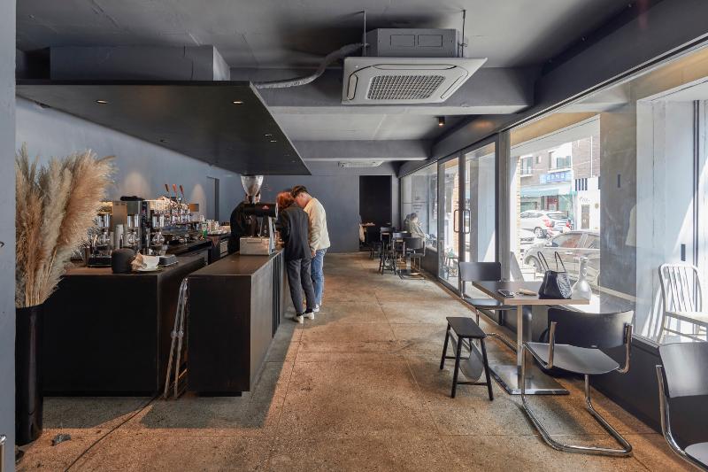 现代简约风 65 平住宅模型，咖啡馆式家居空间-5