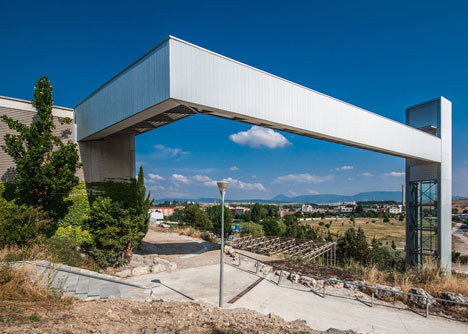 Steel-clad outdoor elevator connects the city and suburb in Pamplona-18