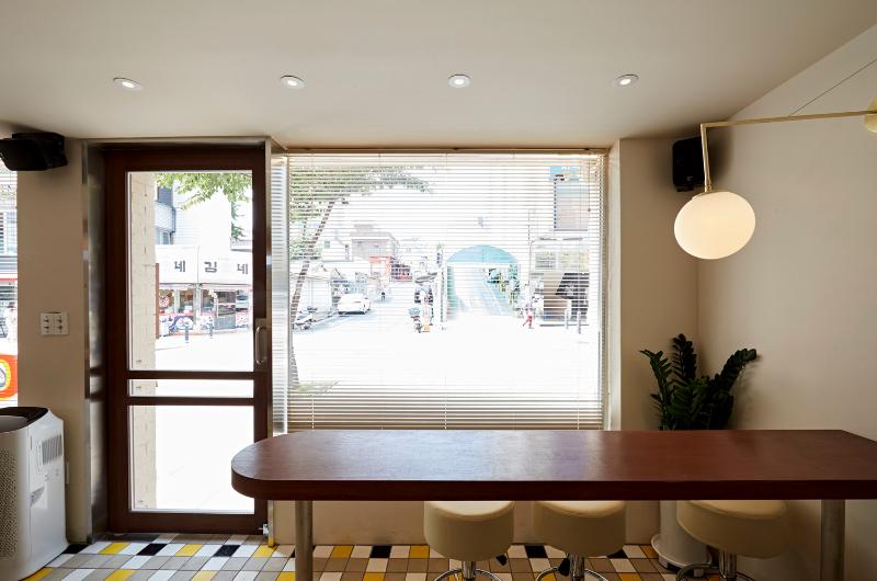 美式复古风 13 坪自制面包店设计-13