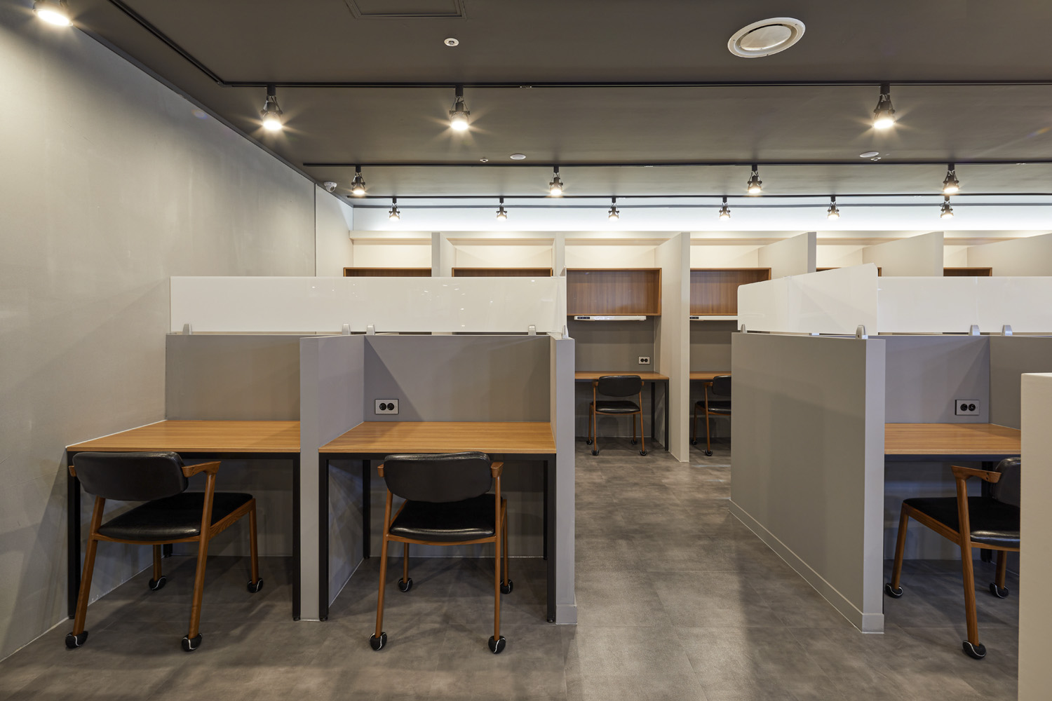 现代简约风 86 平工作室咖啡厅设计-13