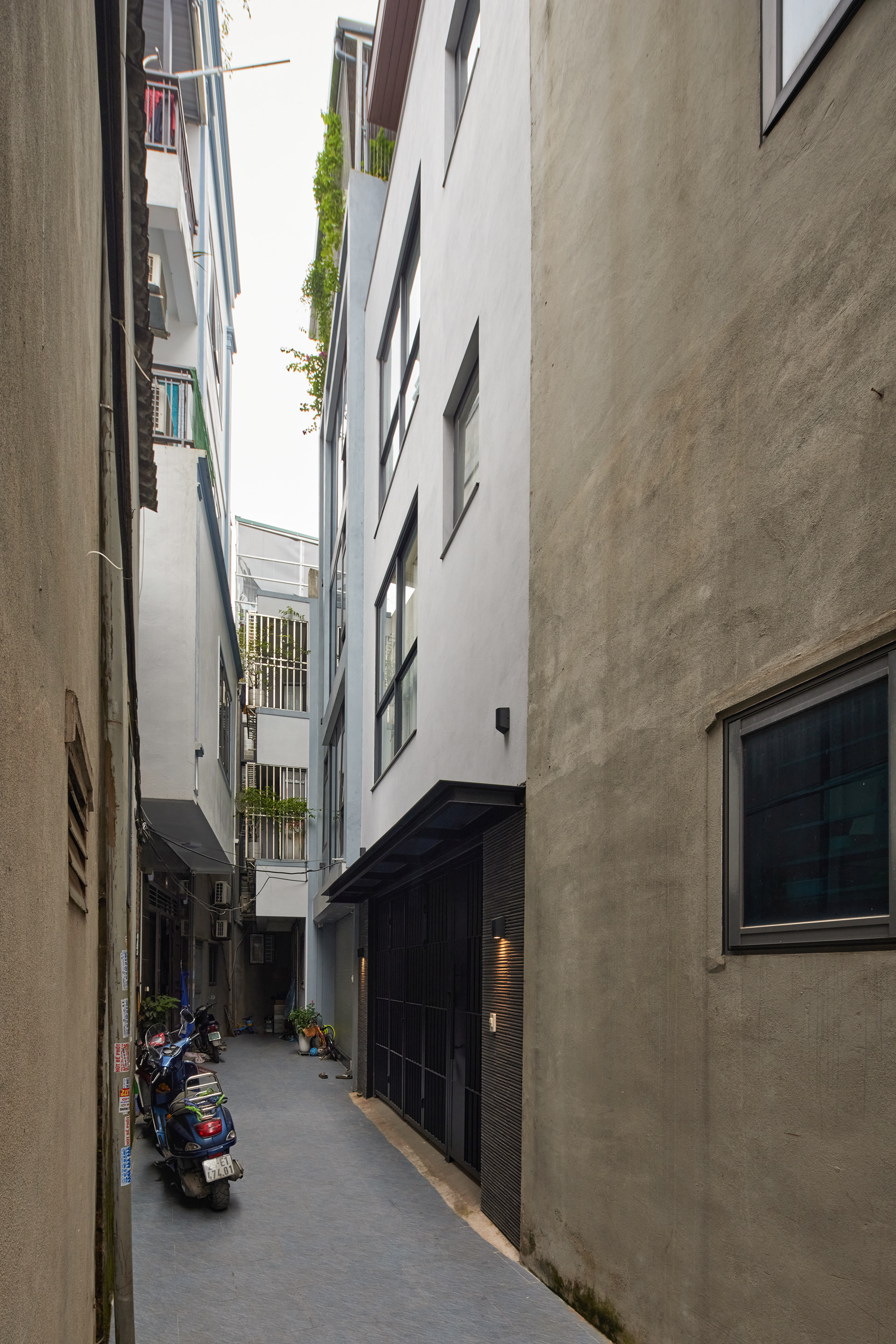 仁义之家；义之家（这里Yen Nghia可能对应越南语的Nhân nghĩa，是仁义的意思，在没有更多背景的情况下推测翻译，Yen Nghia直接音译可成延义等，但音译表意不明确，凭借较常见越南语语义选择意译） 丨越南河内-3