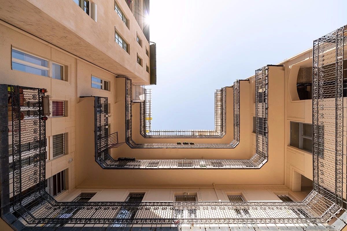 穿越天空的隧道 | 摄影师 Zsolt Hlinka 的几何建筑视觉-10