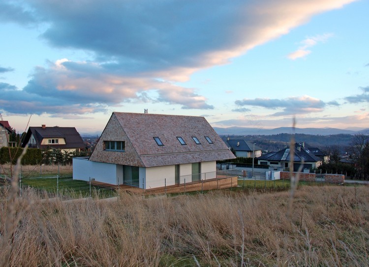 波兰山间“活”建筑,融入自然景观-2