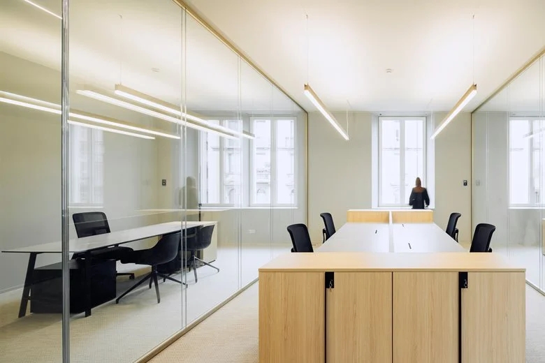 历史上预存和当代目标之间调和的银行办公室设计丨阿方索  费米亚及其工作室（戈者设计）-24