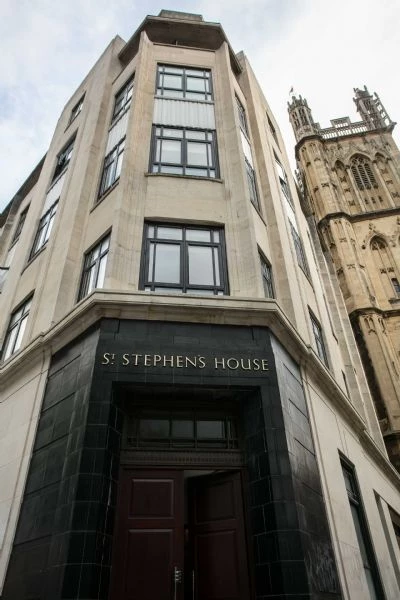 英国 Bristol 市 St Stephens House 办公室翻新设计-28