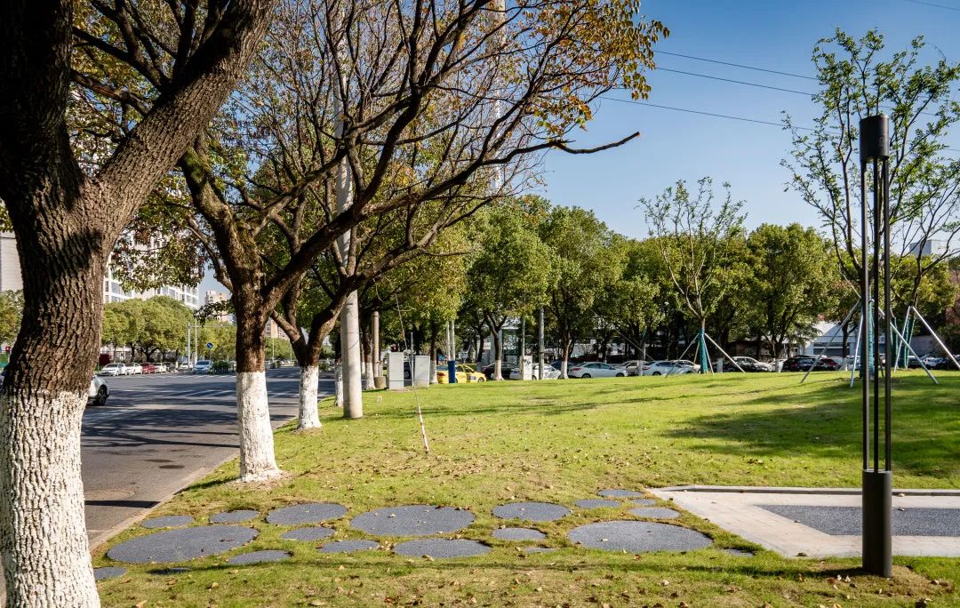 焕新昆山 · 庆丰西路精细化景观设计丨中国江苏丨上海亦境建筑景观有限公司,上海交通大学设计学院风景园林研究所-4