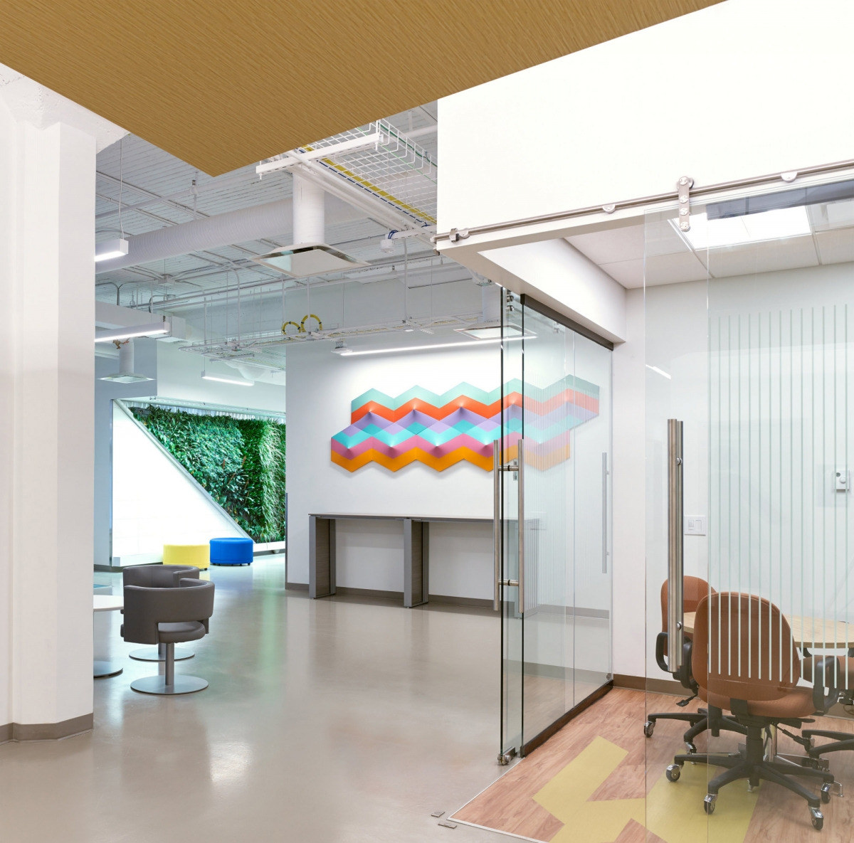 加拿大艾伯塔大学延伸学院教学空间焕新之作-9