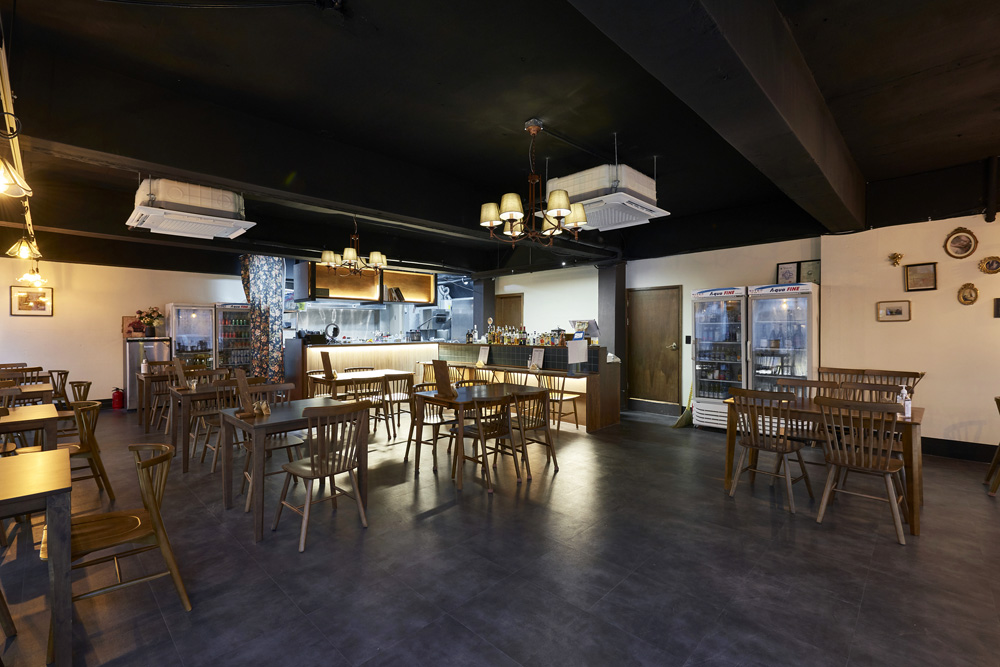 现代简约风 30 平米小酒馆，打造温馨社交空间-6