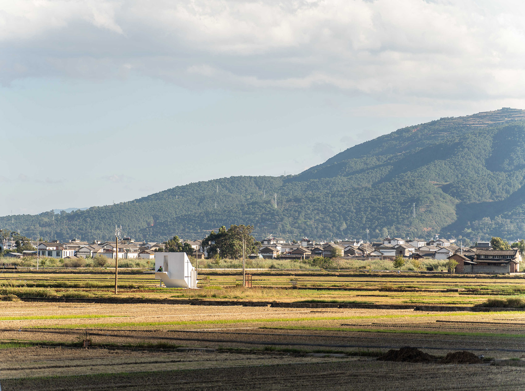 田野间的“碠”建筑 | 村民与游客的四季对话-2