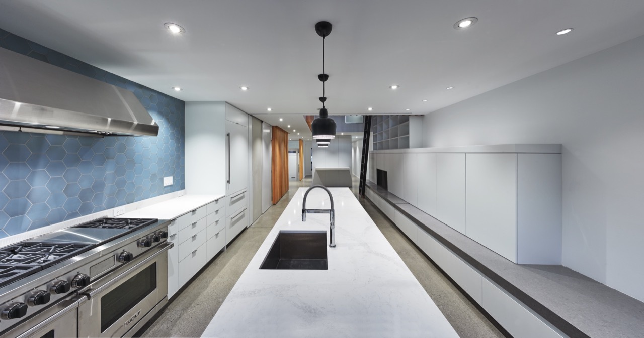 蒙特利尔现代镇屋，中庭与花园的巧妙融合-30