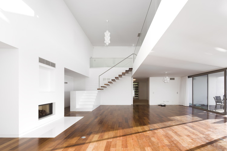 葡萄牙 Obidos 海滨别墅 | 室内外和谐共生的绿意空间-7