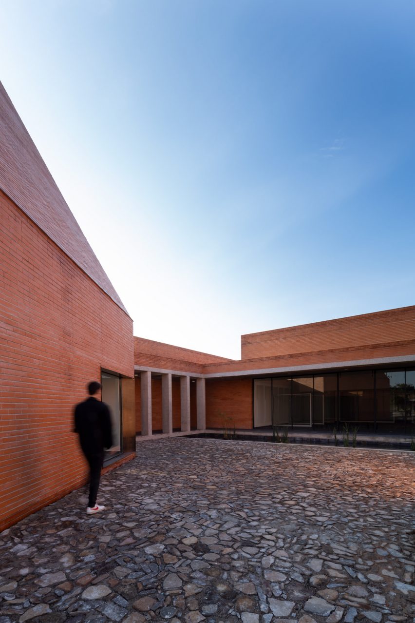 墨西哥现代农业协会总部丨墨西哥瓜纳华托丨3me Arquitectura-15