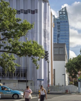 琴桥停车场丨中国宁波丨席地建筑
