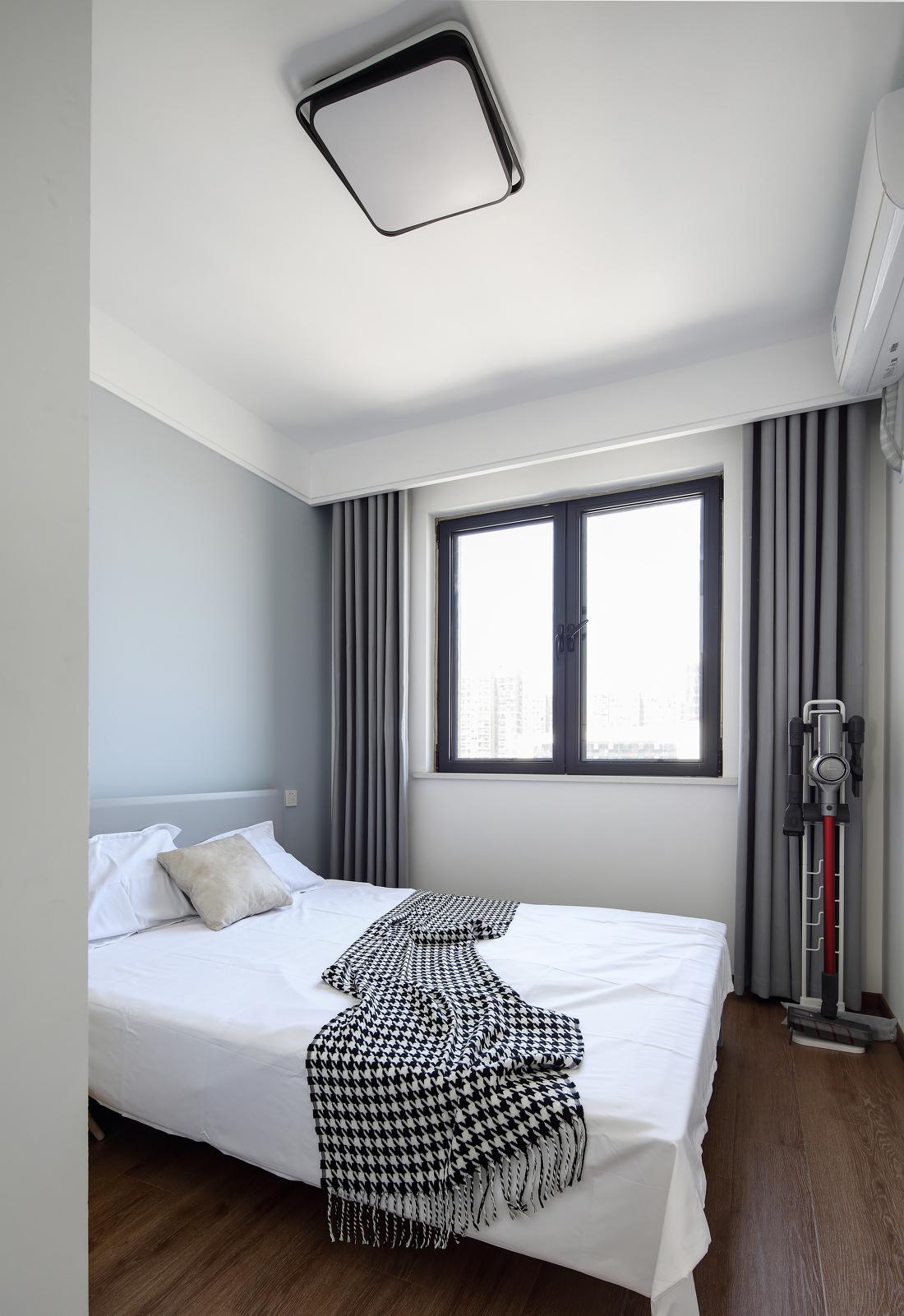 麻花辫胡茬的家-46