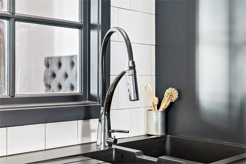 蓝色调的瑞典风格小户型设计-7