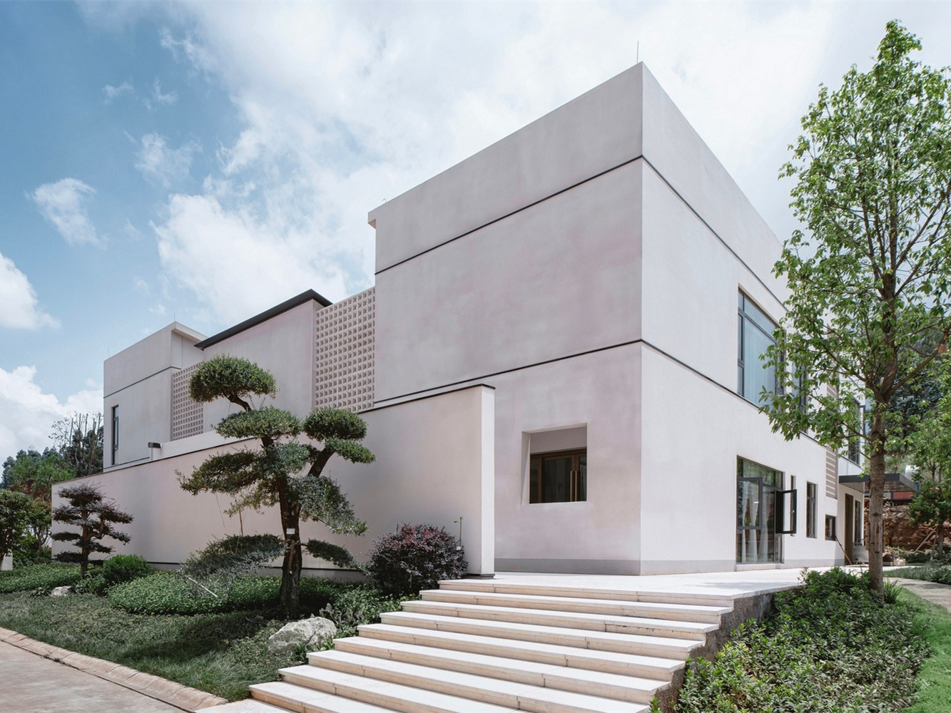 云南红河哈尼族彝族自治州弥勒市方院丨中国红河丨素造建筑-3