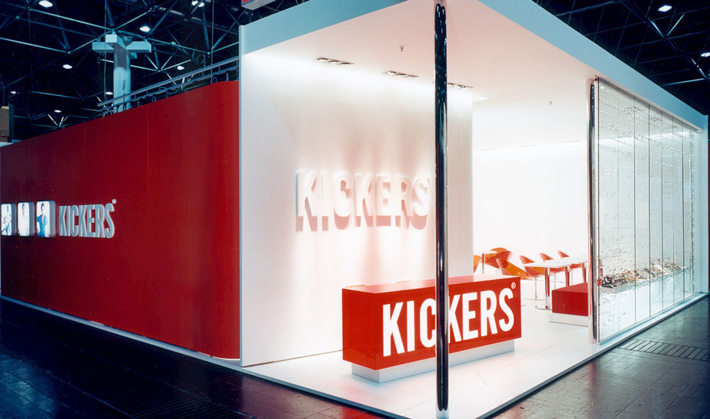 Anastasiya Gushchina丨鞋店丨Kickers | GDS | 2001-0