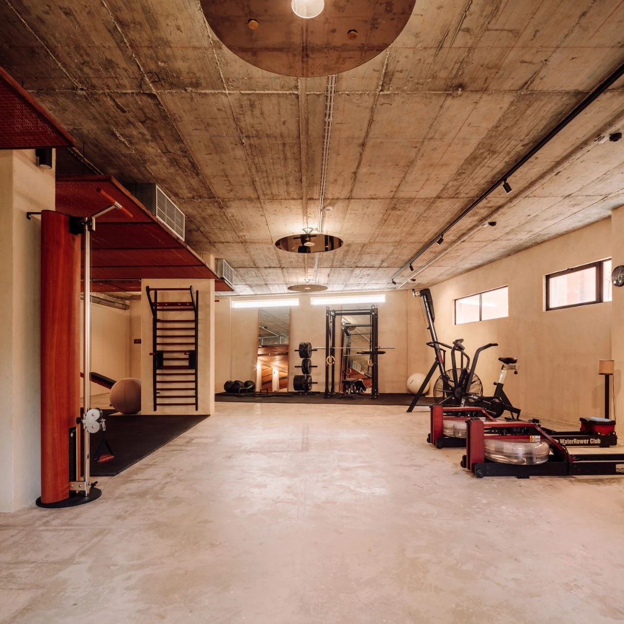 赤色温暖·健康俱乐部丨艺硕设计-35