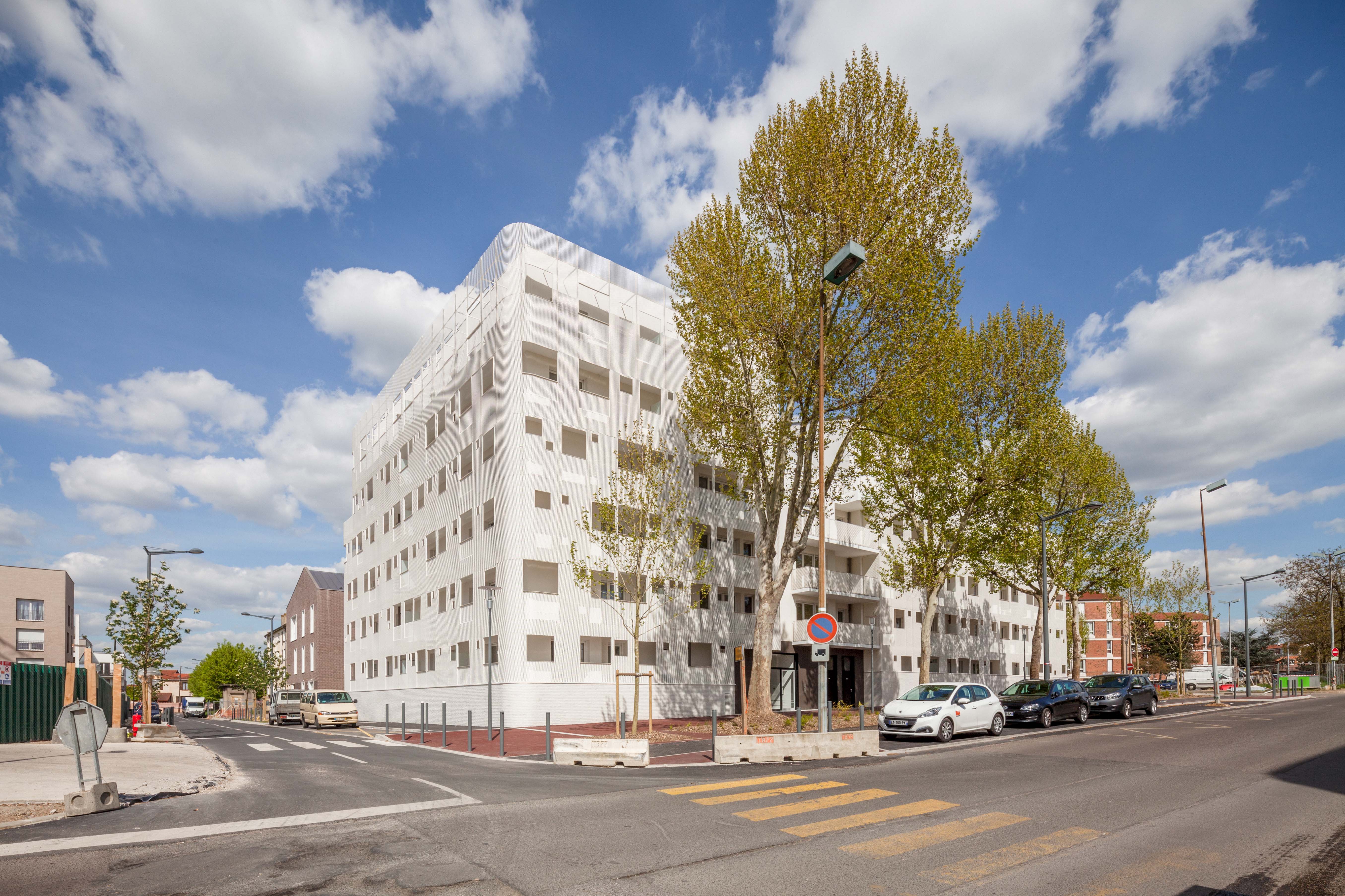 巴黎郊区独特社区 · 砖与金属的和谐共生-29