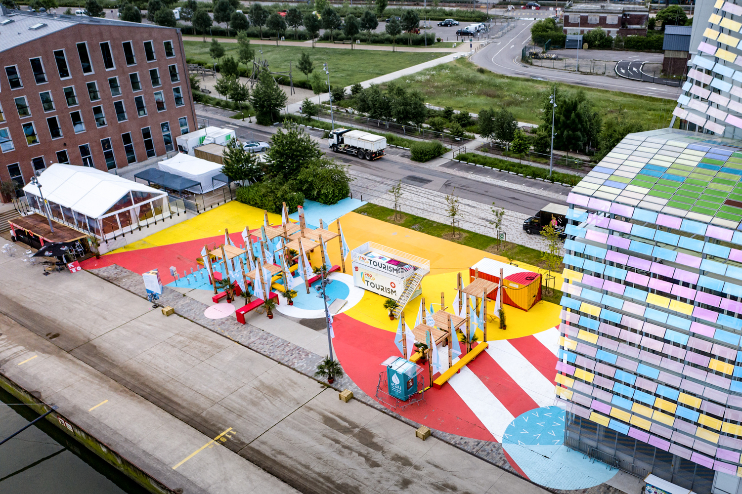 法国鲁昂临时公园·绚丽多彩的帆船造型-12