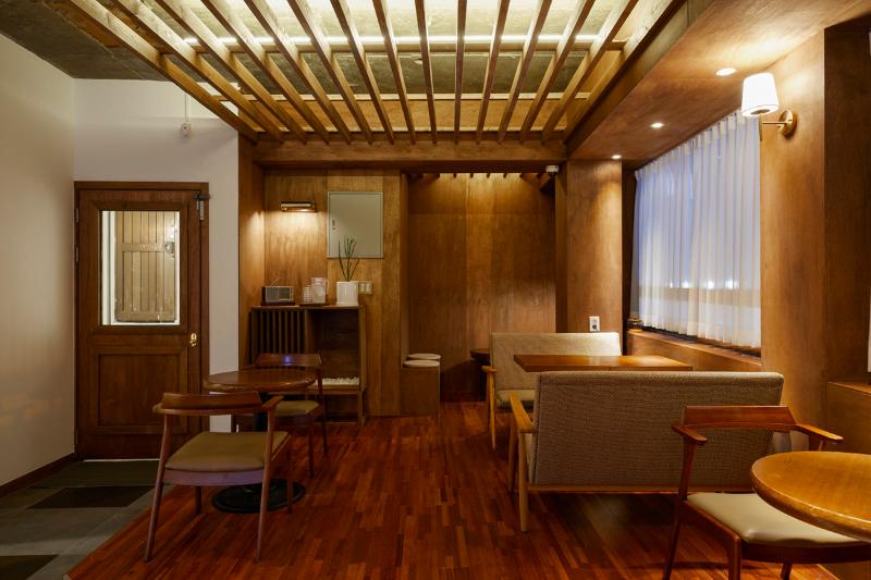 复古风情 14 坪小咖啡馆，打造温馨空间-4