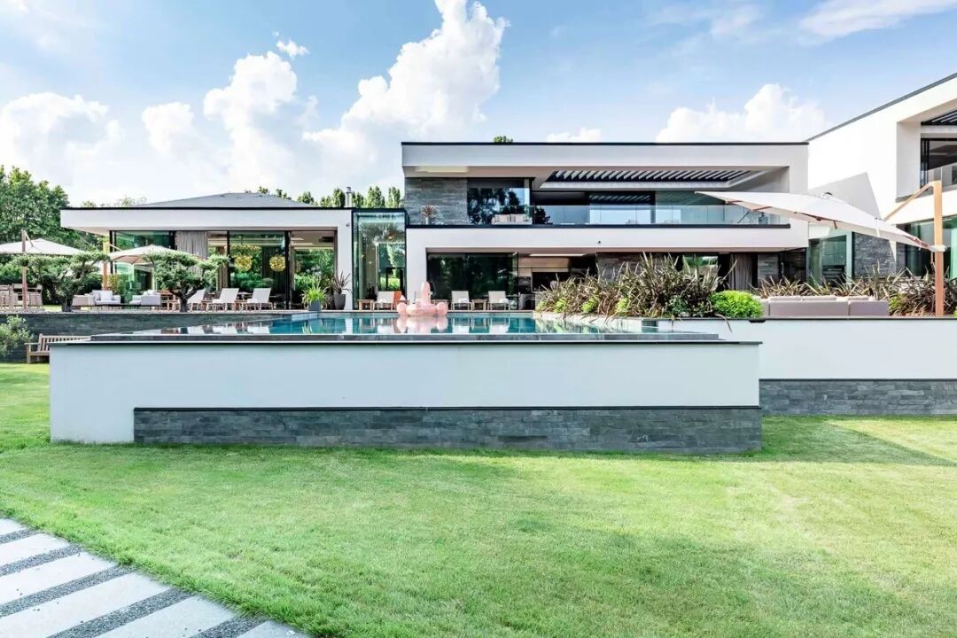 日内瓦湖畔的奢华瑞士别墅-5