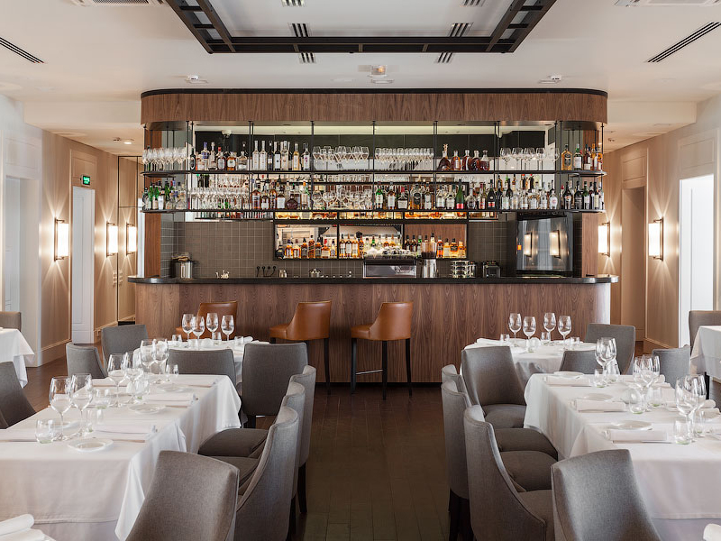 莫斯科 Semifreddo 餐厅 | 砖墙裸露,简约精致-12